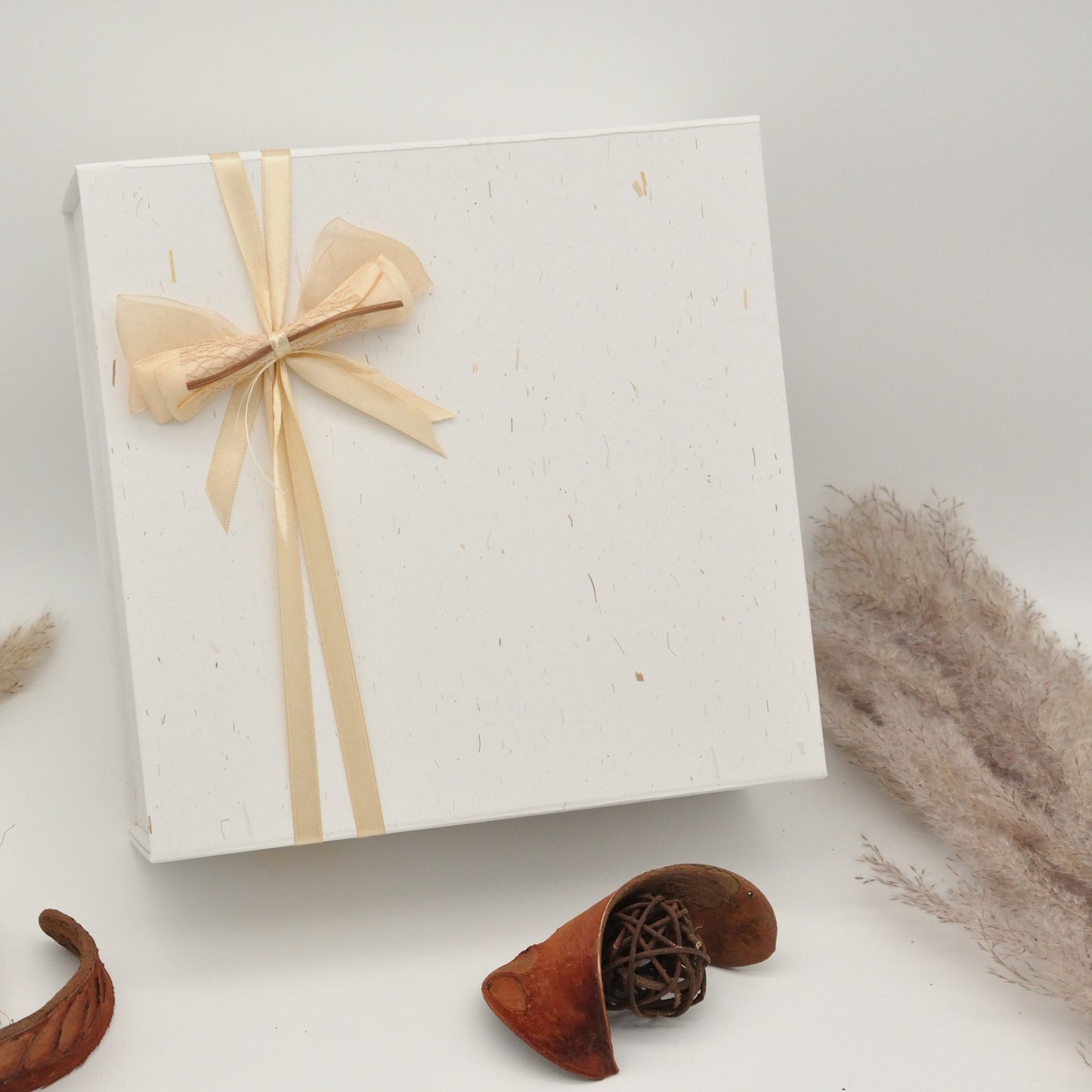 Luxus-Geschenkbox weiß – Medium