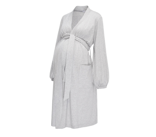 Een comfortabele, perfect passende kamerjas voor de zwangere vrouw: in een ongelooflijk zachte Tencel-stof, met zakken.