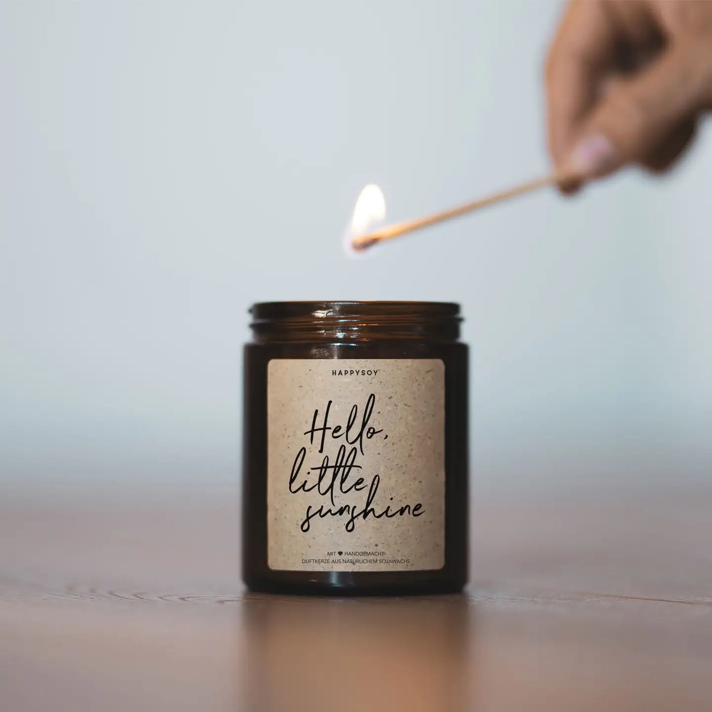 Duftkerze mit Aufschrift 'Hello little sunshine'